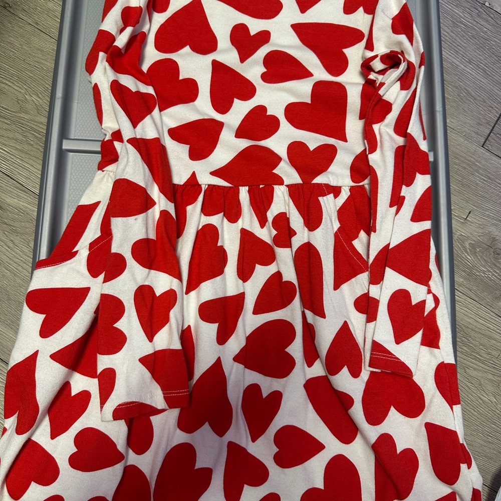 Cat & jack size medium & long sleeve shirt heart dress good condition